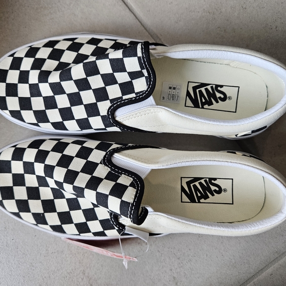 NWT Vans Classic Slip-On - Picture 2 of 4